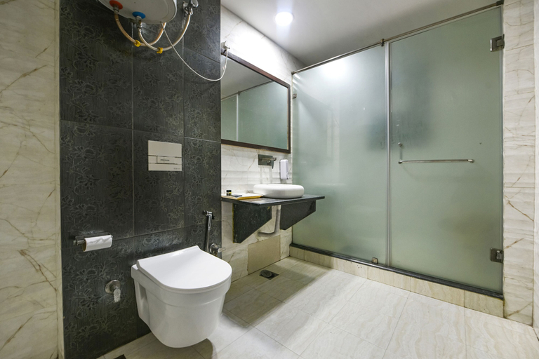 Bathroom, Fabhotel Vivaah Inn, Delhi
