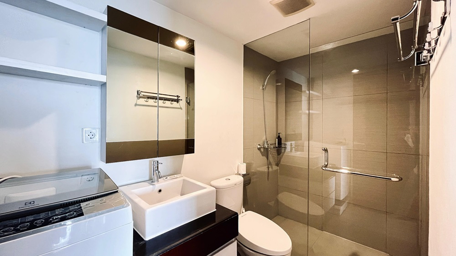 Bathroom 26