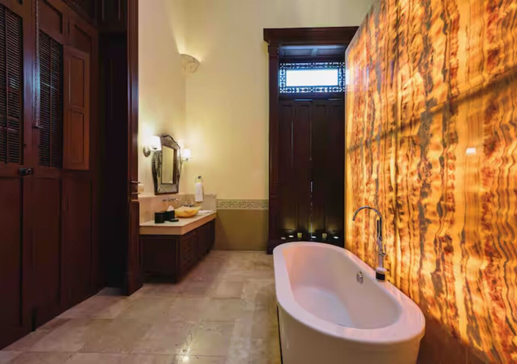 Bathroom 5, La Casa del Centro, Mérida by Cercana, Mérida