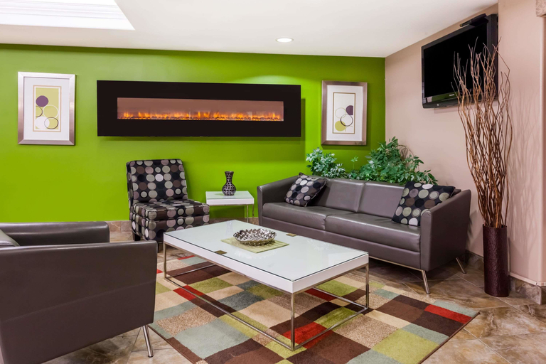 Public Area 2, Super 8 by Wyndham Saskatoon Near Saskatoon Airport, Division No. 11