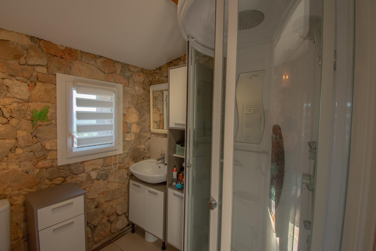 Bathroom 2, Villa Le Soleil Bleu - Piscine - Jardin, Alpes-Maritimes