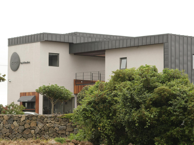 Others 3, Ojoribnb, Seogwipo