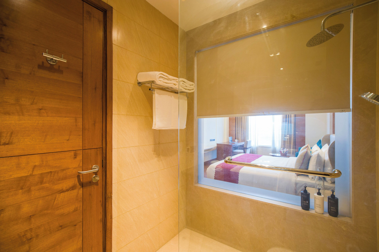 Bathroom 4, Eternal Oasis by Alaya Stays, Gurgaon
