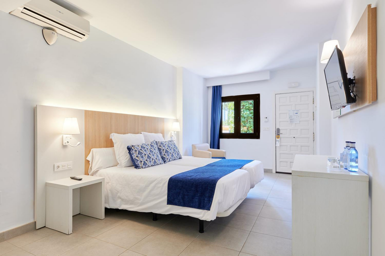 Bedroom 3, AluaSun Marbella Park, Málaga