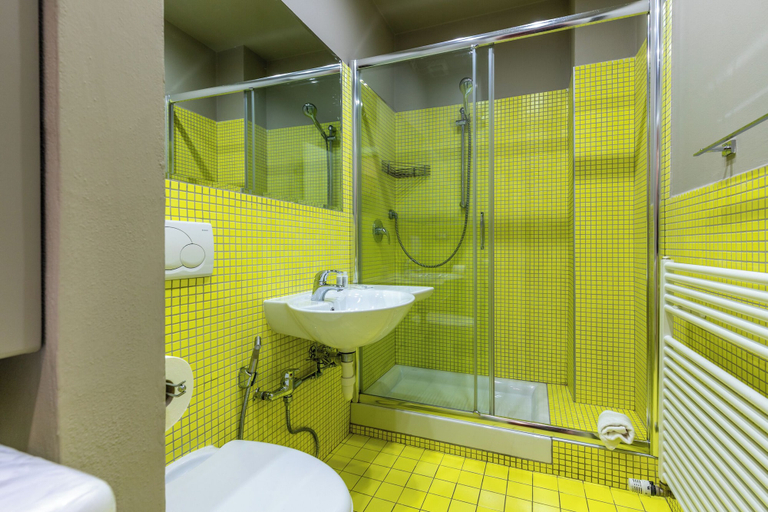 Bathroom 2, HouSmart Azzo Gardino 4, Bologna