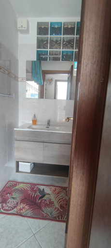 Bathroom 7