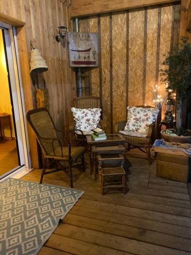 Others 3, Chalet Atypique avec Piscine Chauffee, Gironde