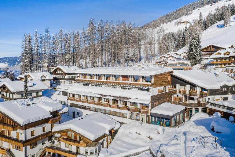 Exterior & Views 1, Alpenwellnesshotel St. Veit, Bolzano