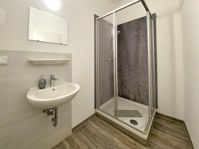 Bathroom 3, Sacher Quartiere Muhlhausen, Unstrut-Hainich-Kreis