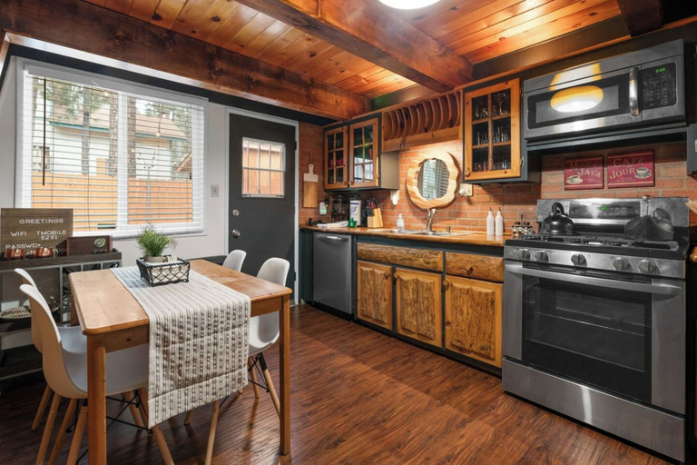 Others 5, Moonridge Manor Cozy Retreat with Hottub, San Bernardino
