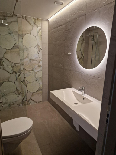 Bathroom 3, Janeda Aidahotell, Ambla