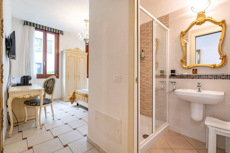 Bathroom 3, Casa Marsilli, Venezia
