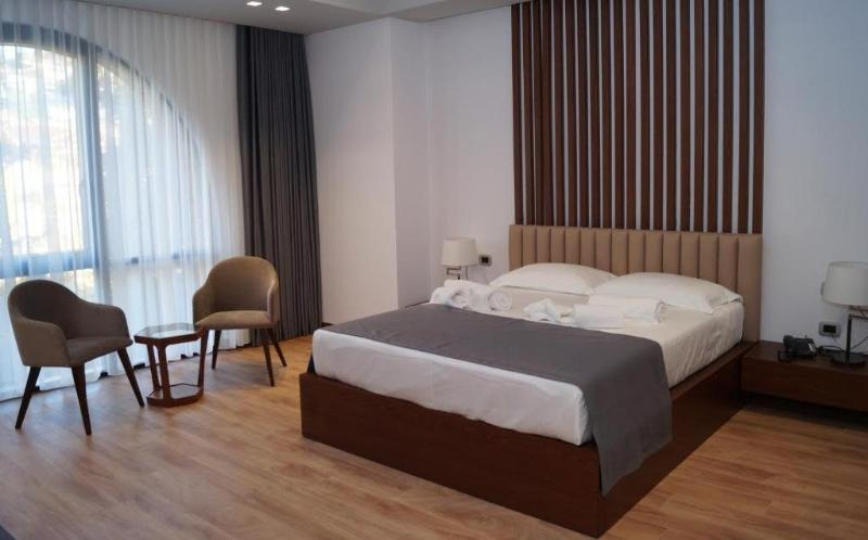 Bedroom 2, Portik Hotel, Beratit