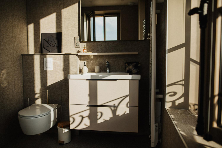 Bathroom 3, Le Mora Hotes, Manche