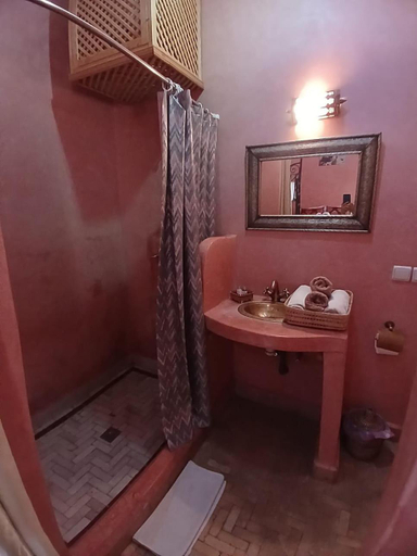 Bathroom 4, Riad Dantella, Marrakech