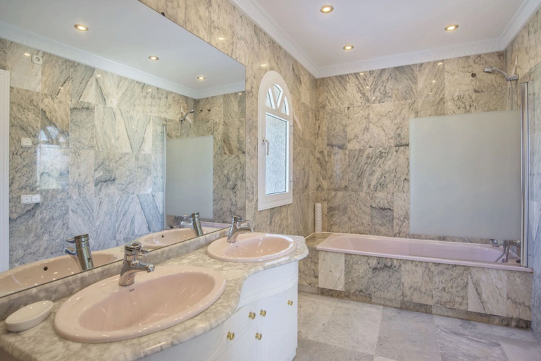 Bathroom 3, Elegant Villa Retreat, Málaga