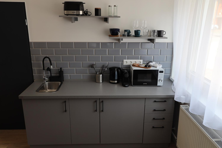 Others 5, Natali Apartmanhaz, Eger