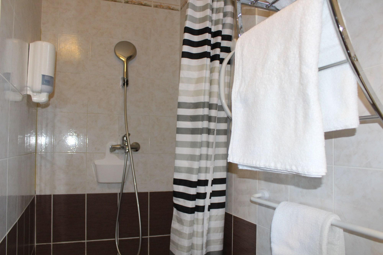 Bathroom, Logis Hotel la Peyrade, Lot