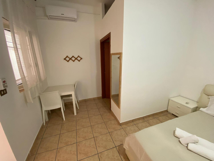Others 4, Zanella Bed, Lecce