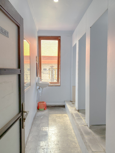 Bathroom 5, ALA Hostel, Badung