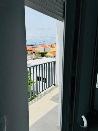 Others 5, Apartmani Galeb, Bibinje