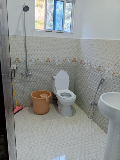 Bathroom 3, Hotel Red Roof & Restaurant Abbottabad, Hazara