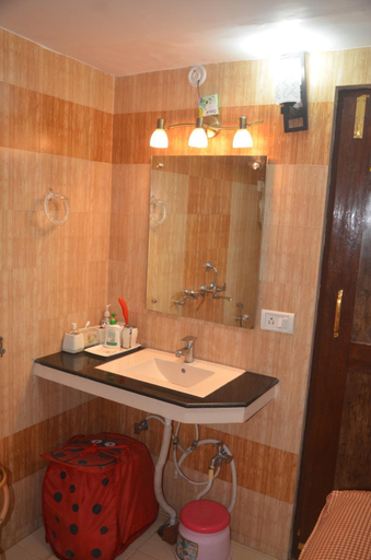 Bathroom 3, Shree Rudra Home Stay - 1BHK & 2BHK Home Stay Apartment, Nainital