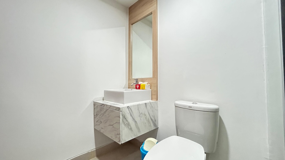 Bathroom 24