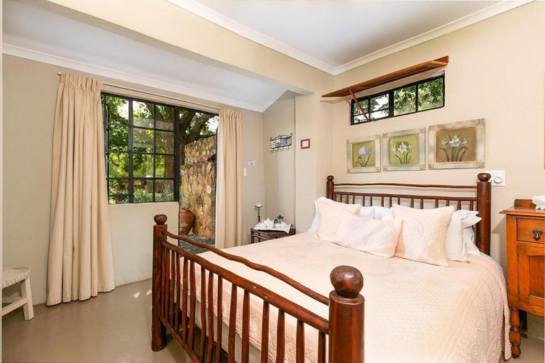 Bedroom 2, La Bastide Guest House, Bojanala