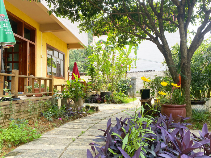 Exterior 1
