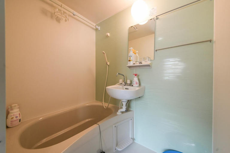 Others 5, Osaka Blue house I大阪青の舍 I床品只使用一次 I步行8分钟内4站可达, Osaka