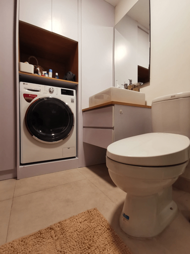 Bathroom 13