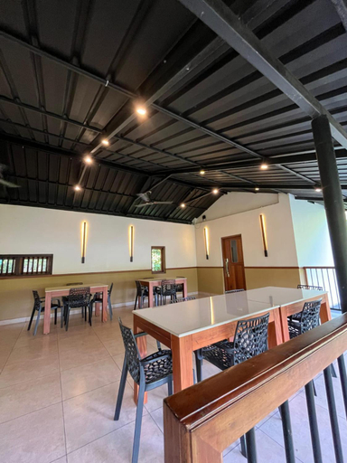 Food & Drinks 5, Lush Acres, Idukki