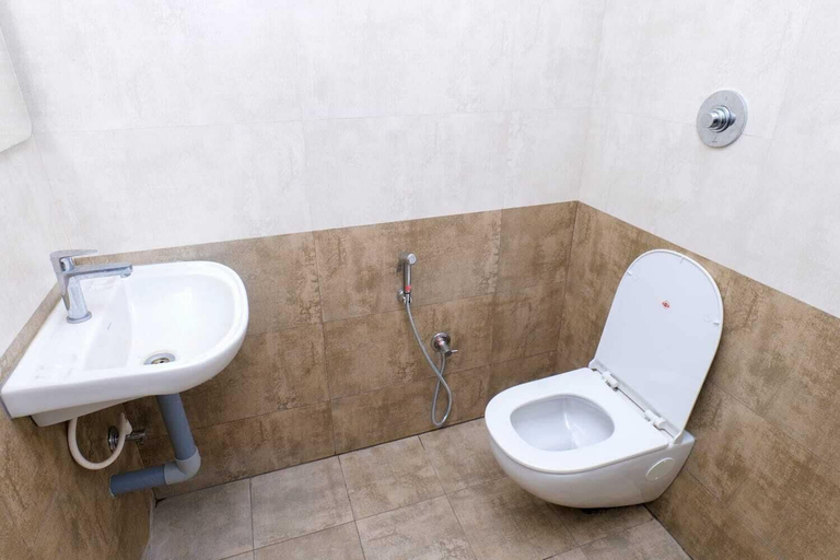Bathroom 3, Balu Residency - A Business Class Hotel, Coimbatore