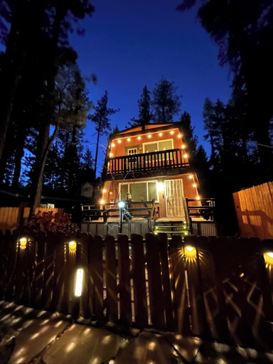 Exterior & Views 1, Moonridge Manor Cozy Retreat with Hottub, San Bernardino