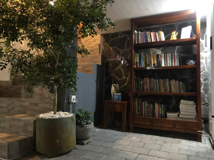 Public Area 5, DeRose Guest House Canggu Bali, Badung