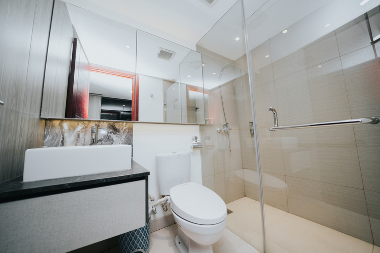 Bathroom 13