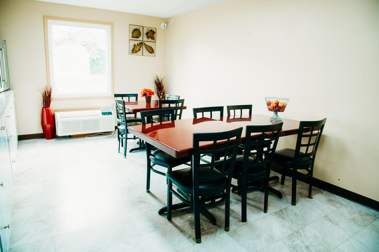 Others 5, Country Garden and Suites, Franklin