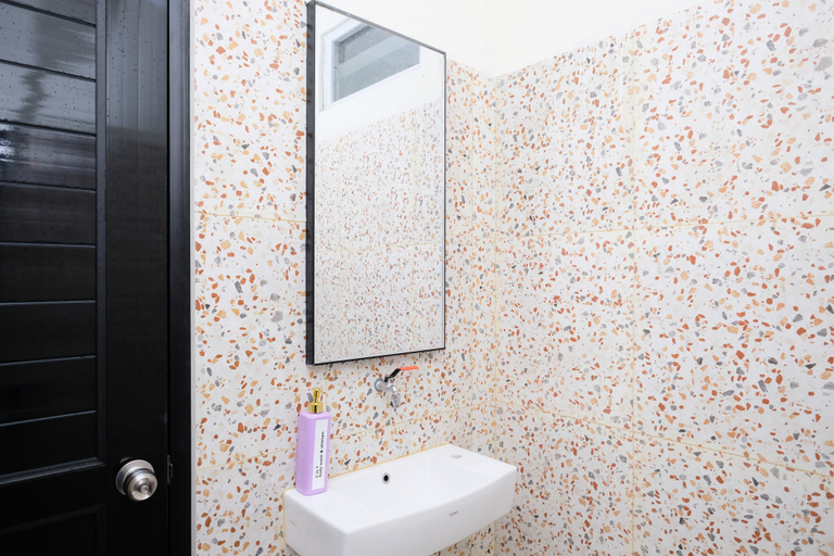Bathroom 7