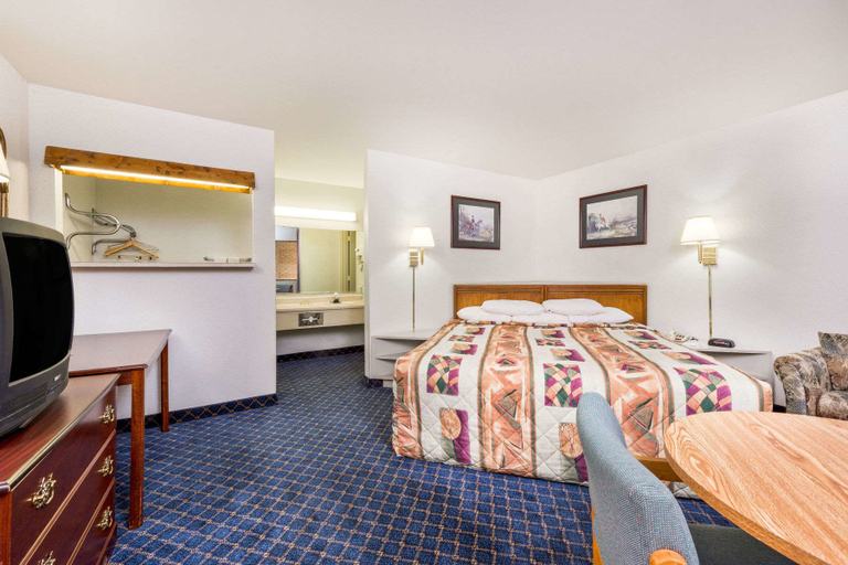 Bedroom 3, Motel 6 Charlotte, NC - Northlake, Mecklenburg