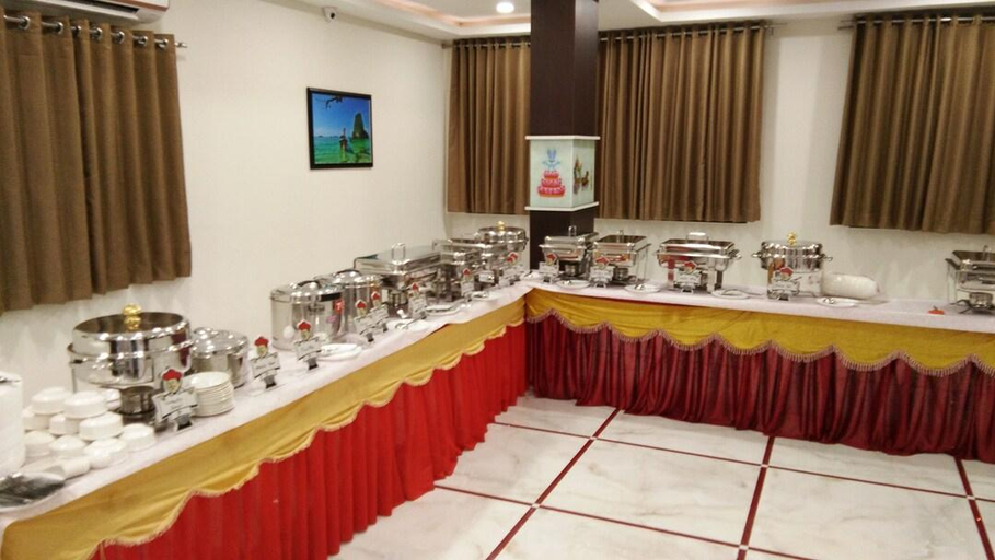 Food & Drinks, Hotel O Jaya Fortune, Guntur