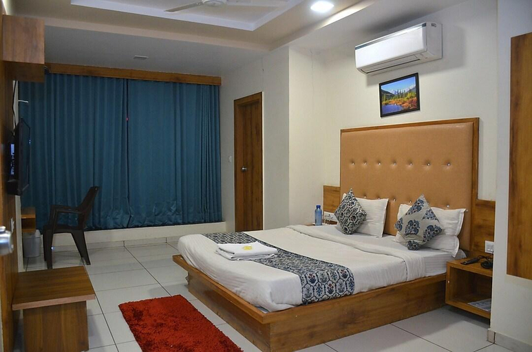 Bedroom 3, Hotel Neelkamal, Anand