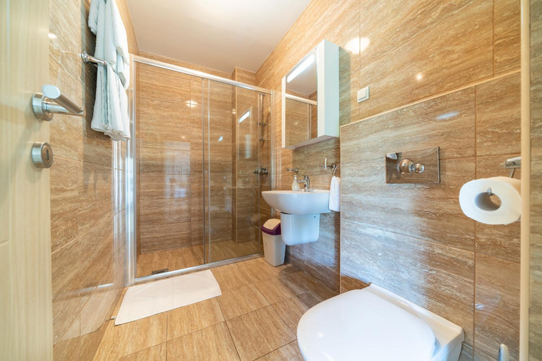 Bathroom 4, Becici -Big apartments