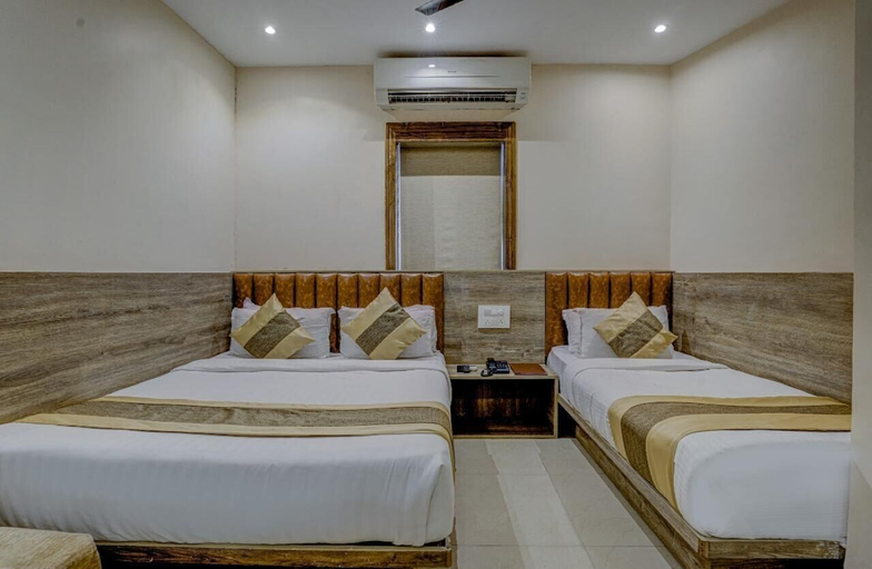 Bedroom 2, Hotel Skylink Hospitality, Mumbai City
