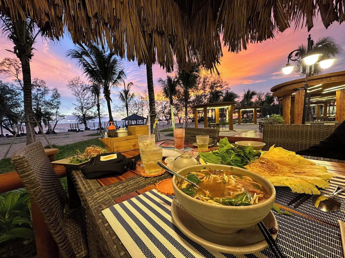 Food & Drinks 5, HELEN HOTEL PHU QUOC GRAND WORLD, Phú Quốc