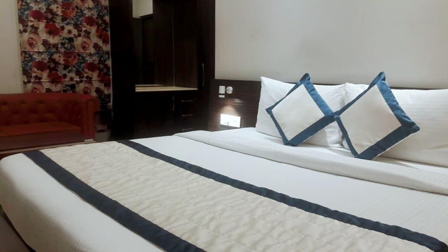 Bedroom, GM. CONTINENTAL, Yamunanagar
