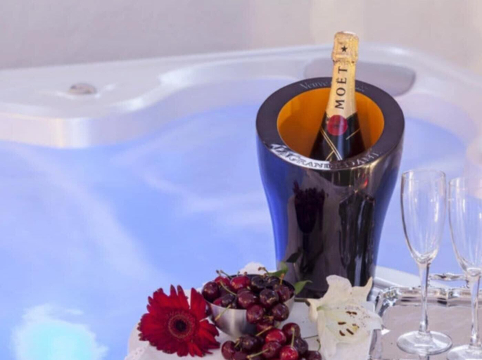 Food & Drinks, Top Luxury Marbella Villa, Málaga