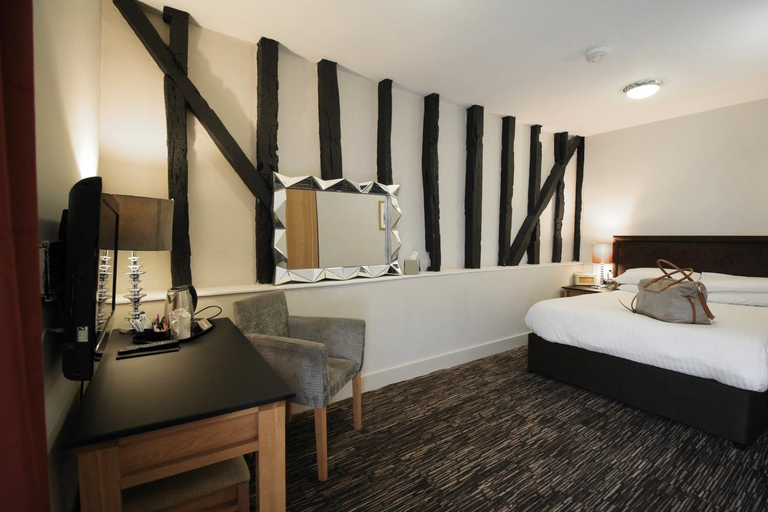 Bedroom 2, The Saracens Head Hotel, Essex