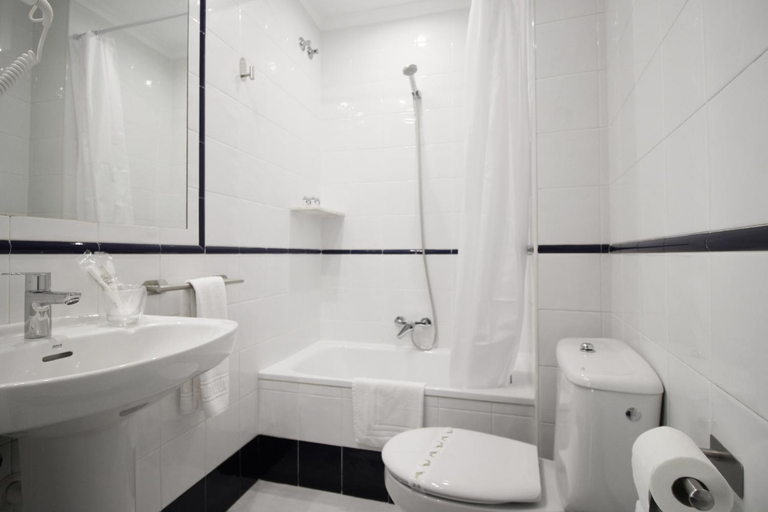 Bathroom 5, Hosteria de Adarzo auto check, Cantabria