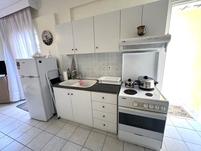 Others 5, Elia House, Central Macedonia